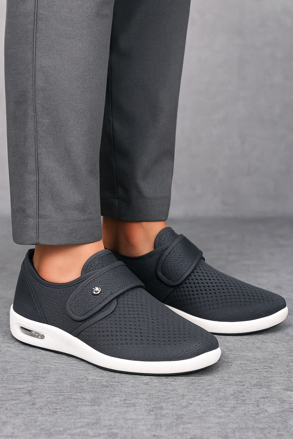 Basser - Heren Instappers | Klittenbandsluiting 4